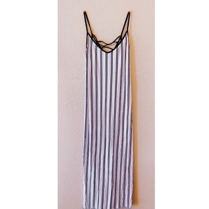 Forever 21  maxi dress, w/ criss-cross back.👗